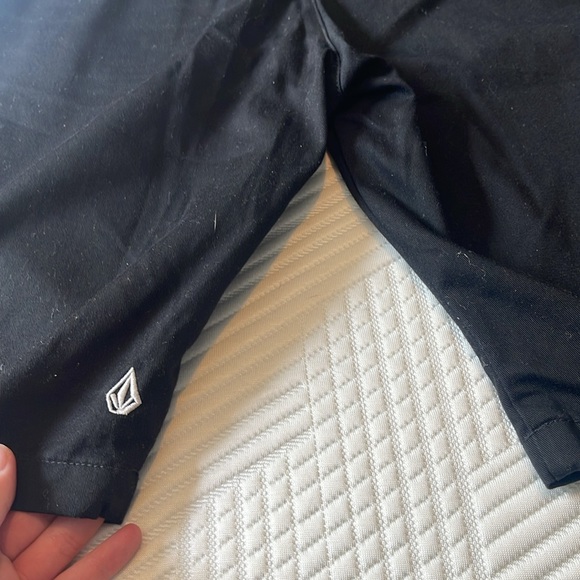 Volcom men’s shorts - Picture 4 of 6